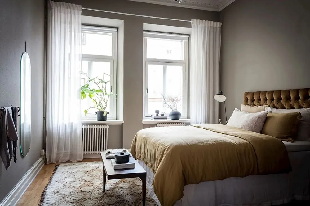 क्लासिक फ्रेमों में लगी पेंटिंगें एवं आधुनिक सजावट: गोथेनबर्ग में एक सुंदर अपार्टमेंट - Gallery image 20