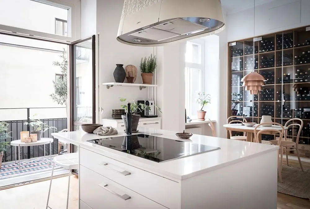 क्लासिक फ्रेमों में लगी पेंटिंगें एवं आधुनिक सजावट: गोथेनबर्ग में एक सुंदर अपार्टमेंट - Gallery image 11