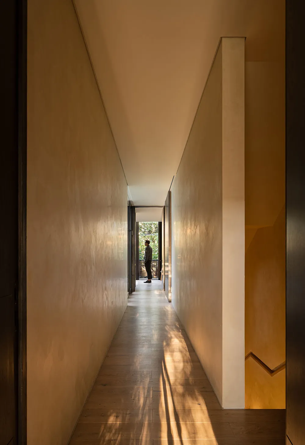 Spiel natürlichen Lichts in einem warmen, minimalen Interior in Mexiko - Gallery image 16