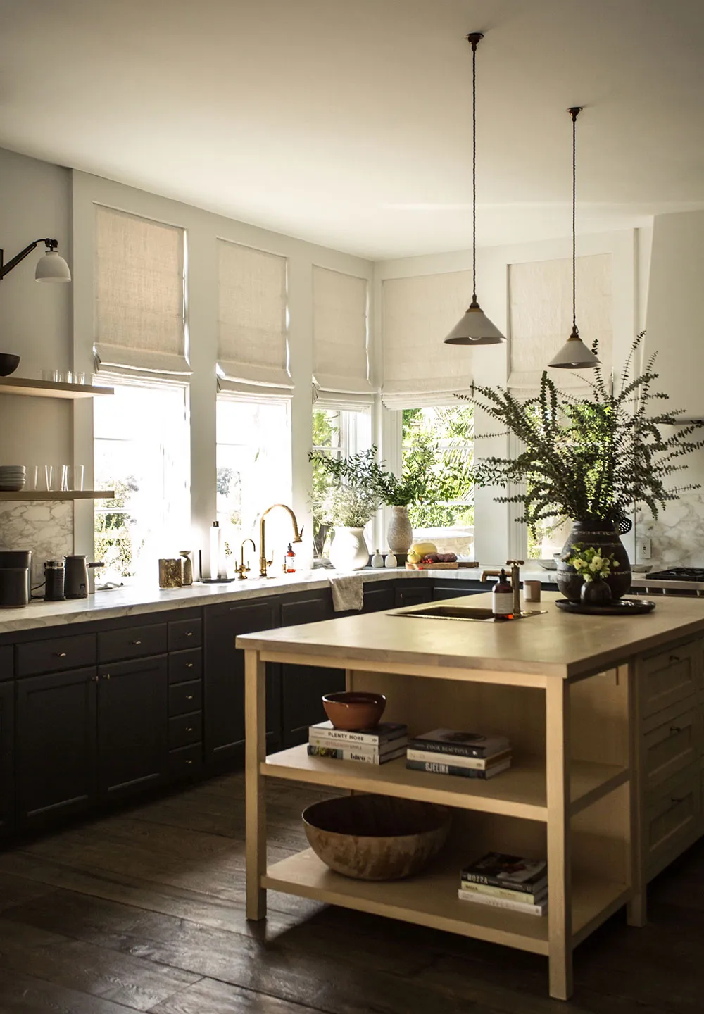 Роскошный дом в Лос-Анджелесе, в котором главное богатство — натуральные материалы и природа - Gallery image 3