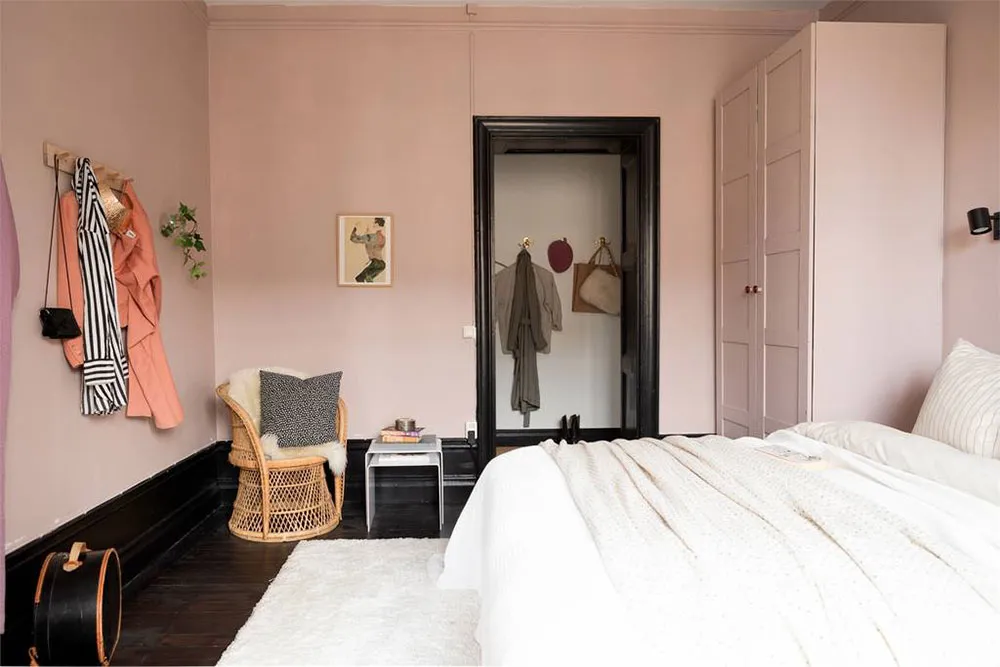 Терракотові стіни та темні акценти: нестандартна квартира в Стокгольмі (60 кв. м) - Gallery image 13