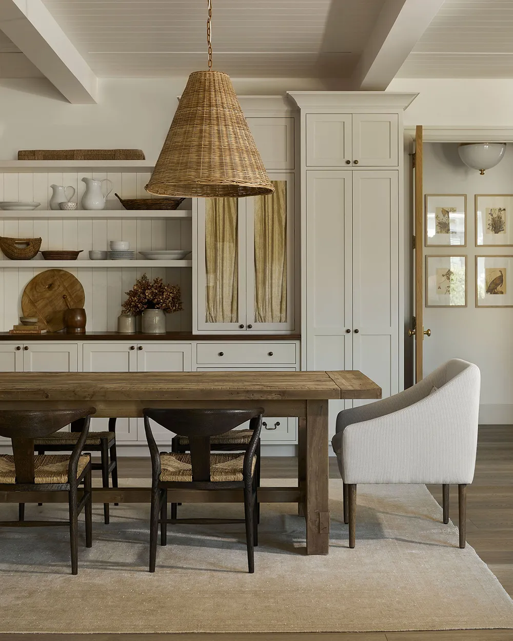 Piękny wysepkowy интерьер w Florydzie w kolorach piaskowo-beżowych - Gallery image 7