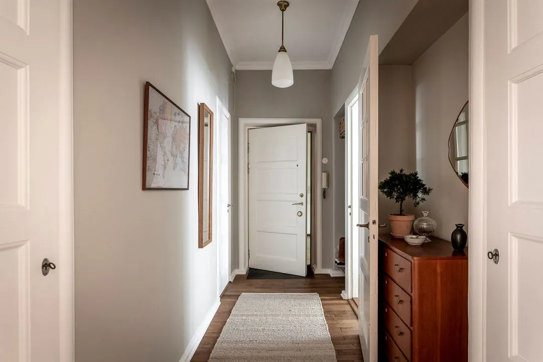 Blütenmuster in der Esszimmer und gemütliche Atmosphäre: Wohnung in Göteborg - Gallery image 14