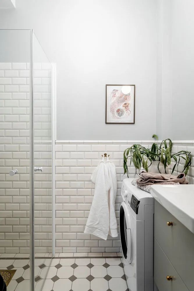 Blütenmuster in der Esszimmer und gemütliche Atmosphäre: Wohnung in Göteborg - Gallery image 29