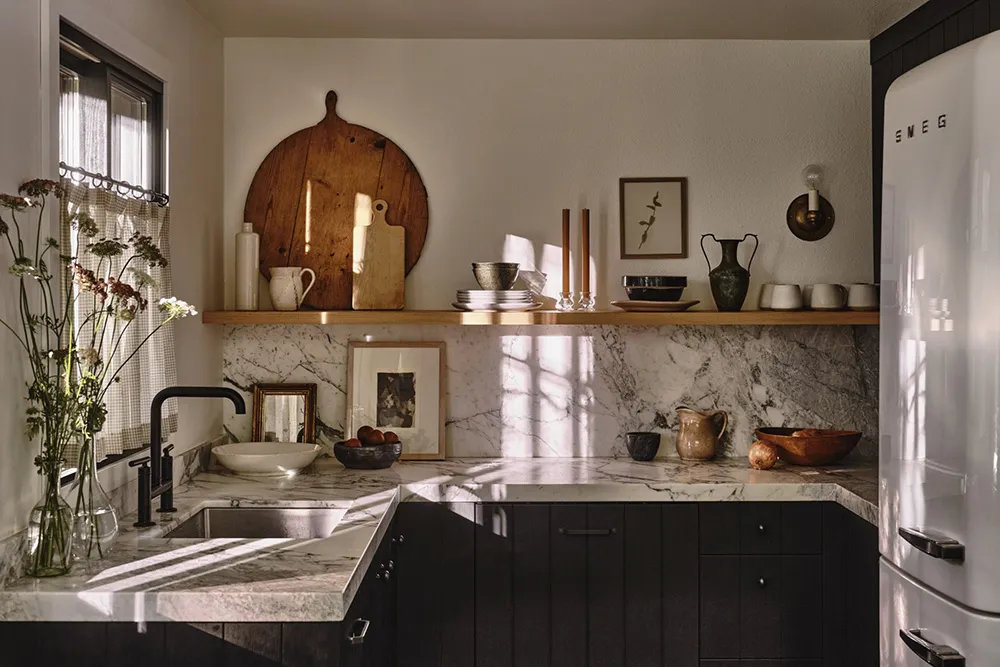 Стильный черный домик, затерянный в лесу - Gallery image 16