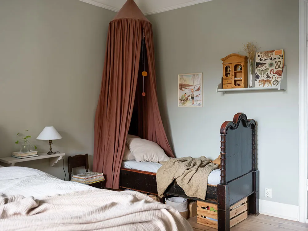 Naturalité et vintage : une chambre chaleureuse à Stockholm (69 m²) - Gallery image 18
