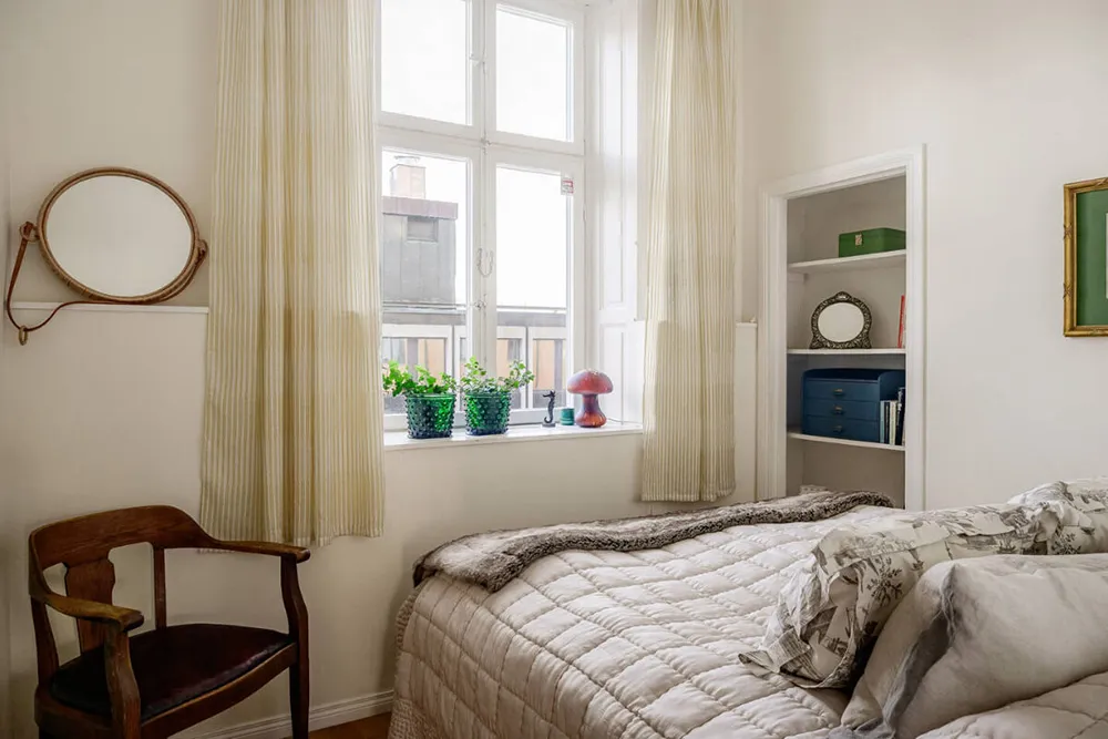 Różowe ściany i jasny nastrój: mieszkanie w Stokholmie - Gallery image 11