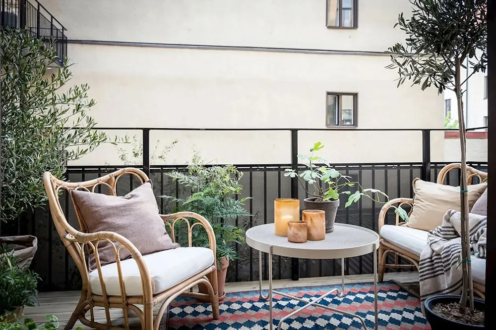 क्लासिक फ्रेमों में लगी पेंटिंगें एवं आधुनिक सजावट: गोथेनबर्ग में एक सुंदर अपार्टमेंट - Gallery image 25