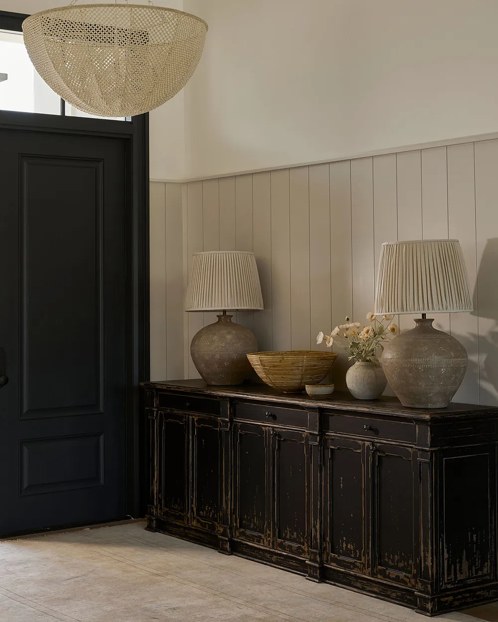 Piękny wysepkowy интерьер w Florydzie w kolorach piaskowo-beżowych - Gallery image 16