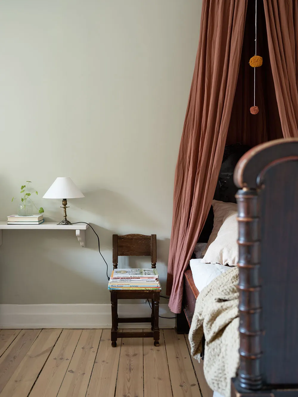 Naturalité et vintage : une chambre chaleureuse à Stockholm (69 m²) - Gallery image 19