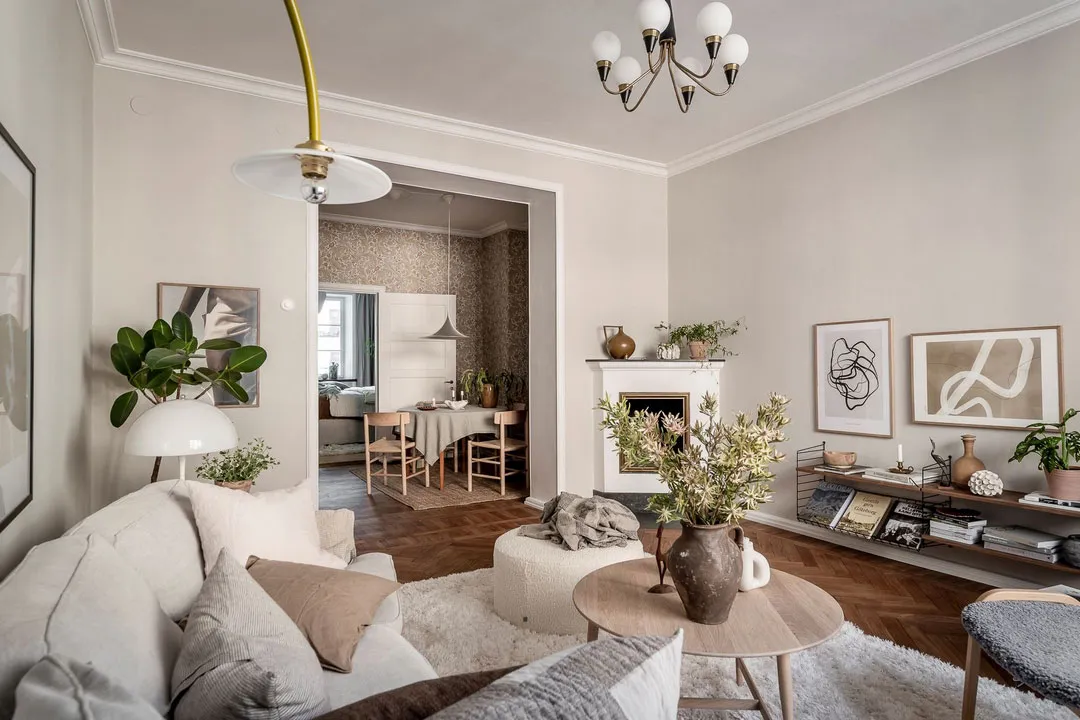 Blütenmuster in der Esszimmer und gemütliche Atmosphäre: Wohnung in Göteborg - Gallery image 6