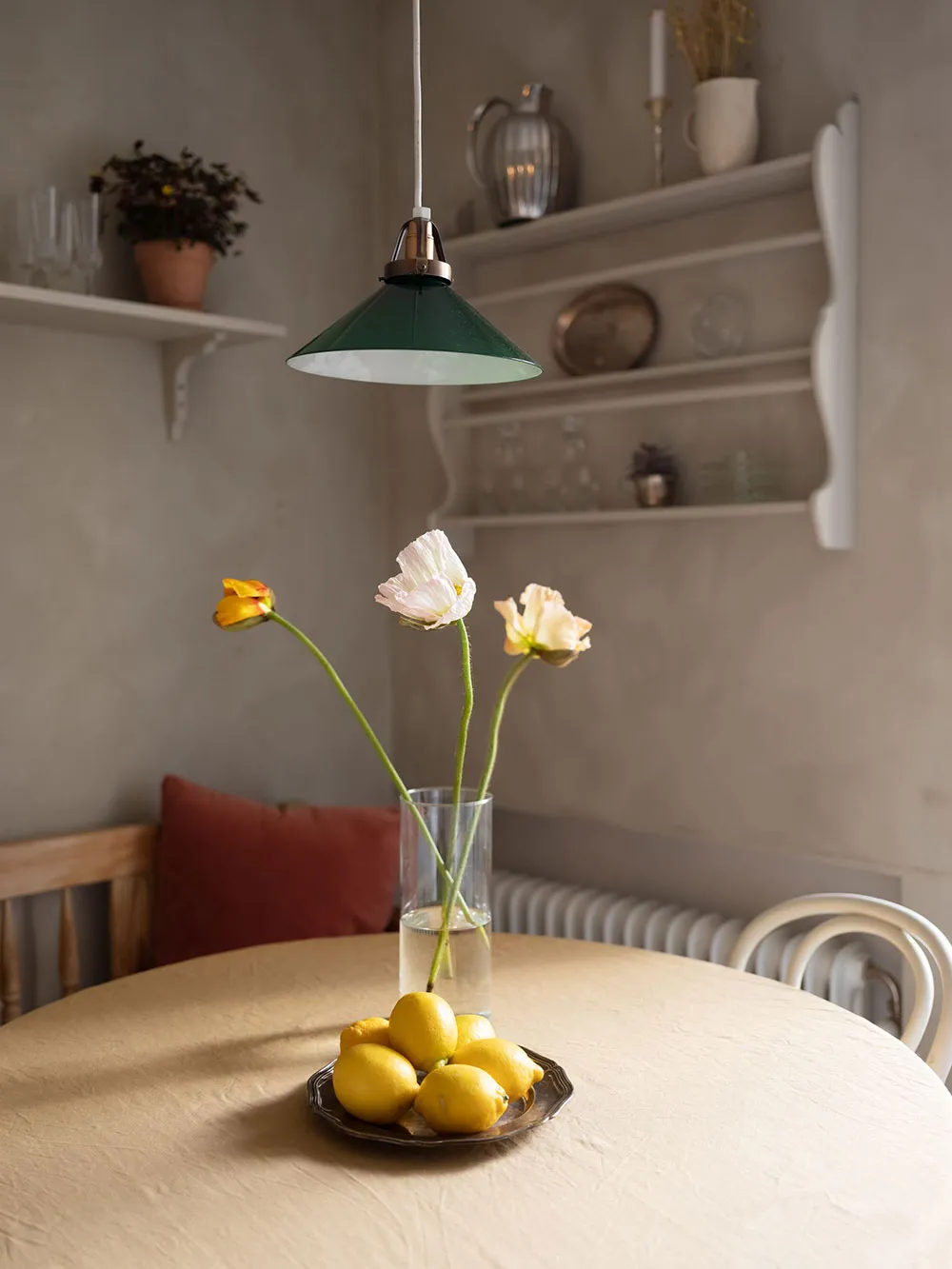 Naturalité et vintage : une chambre chaleureuse à Stockholm (69 m²) - Gallery image 6