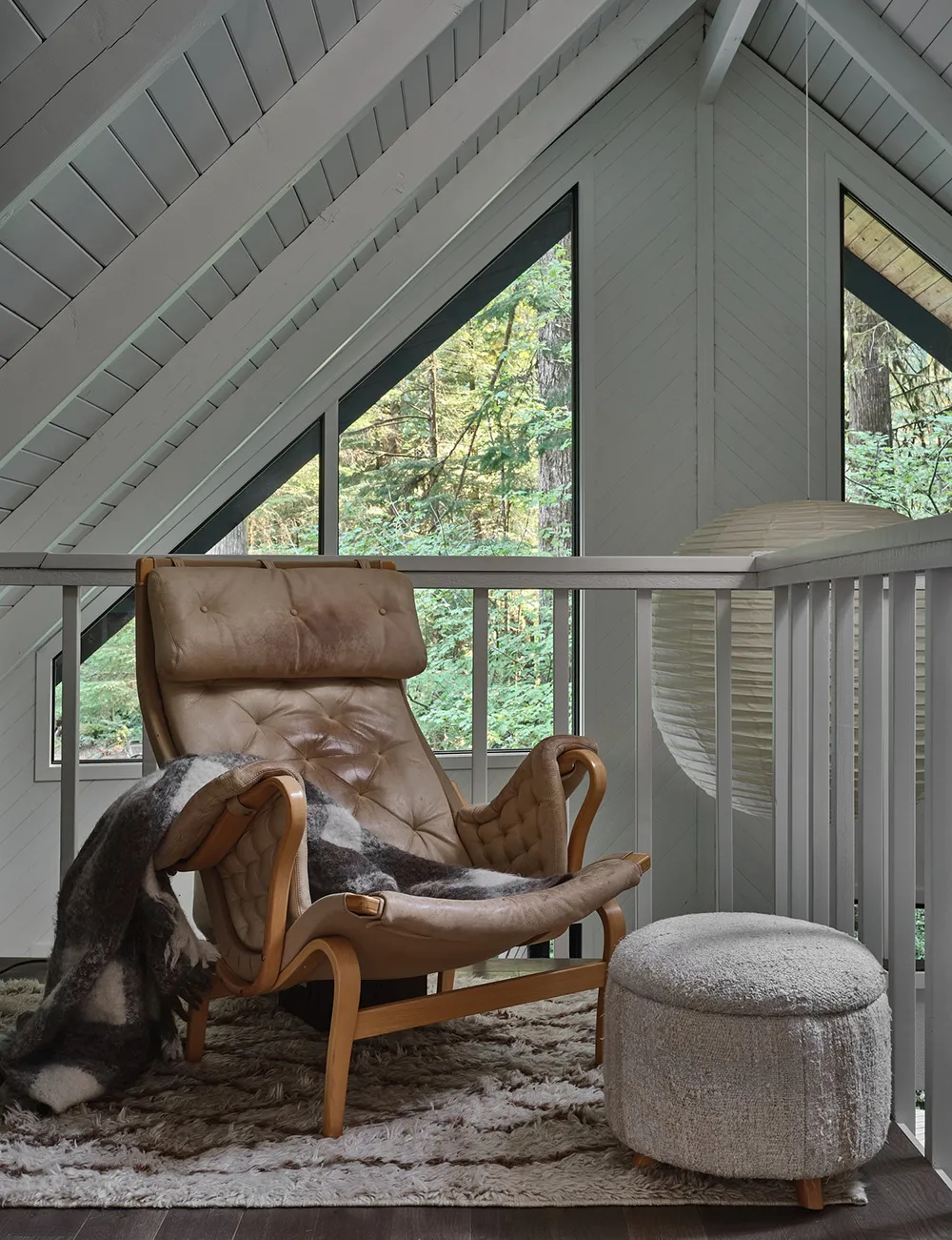 Стильный черный домик, затерянный в лесу - Gallery image 13