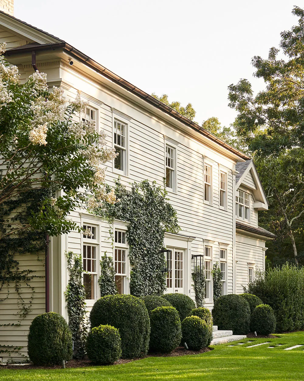 Wspaniały mix estetycznego designu i tradycyjnych elementów w domu projektanta Jordan Carlyle - Gallery image 1