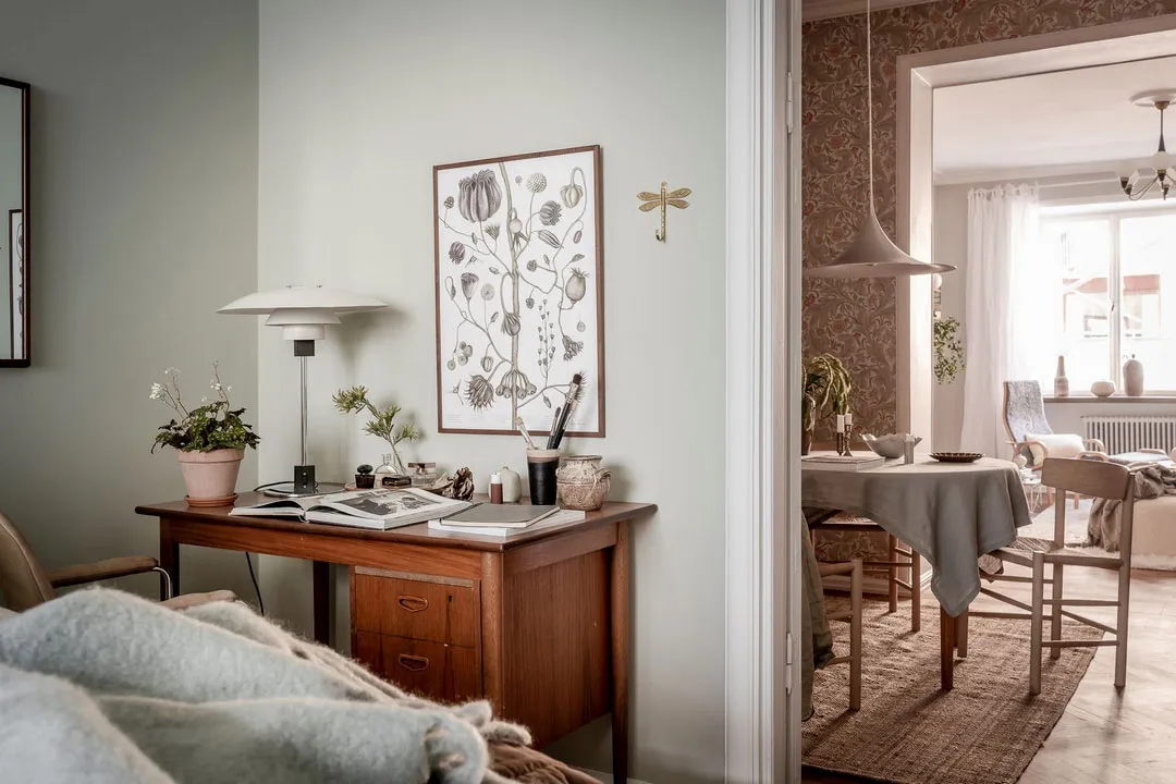 Blütenmuster in der Esszimmer und gemütliche Atmosphäre: Wohnung in Göteborg - Gallery image 24