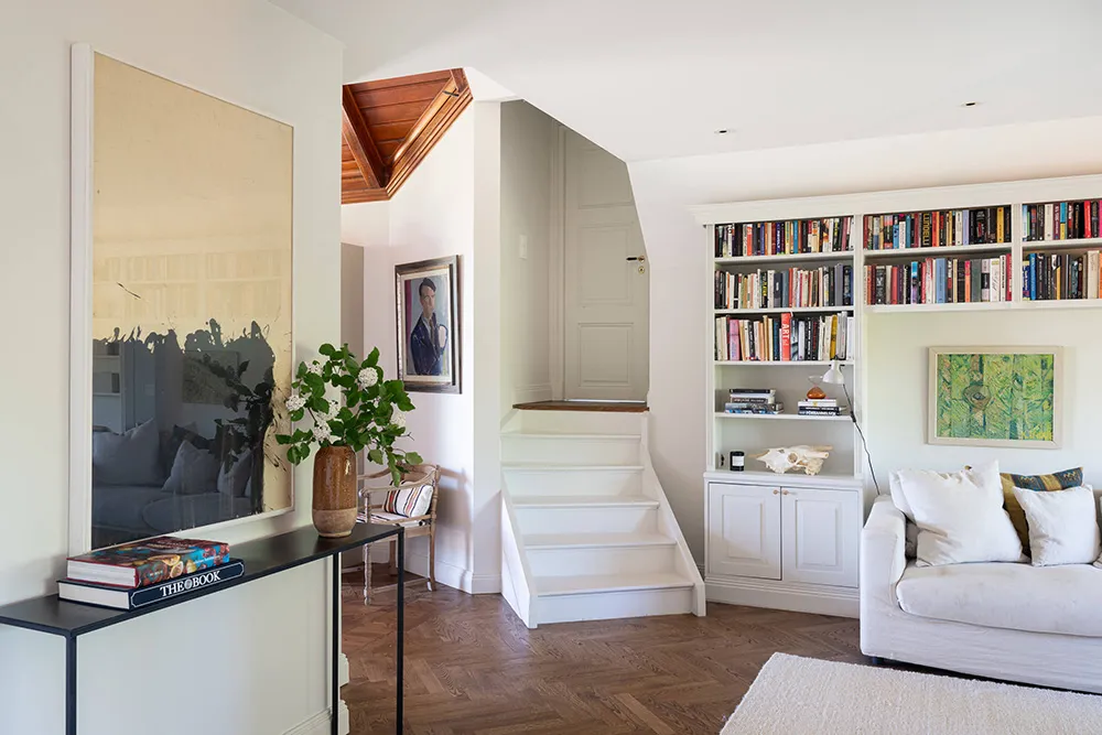 スウェーデンの湖畔にある、ナショナル・ロマンティック様式の美しいヴィラ - Gallery image 11