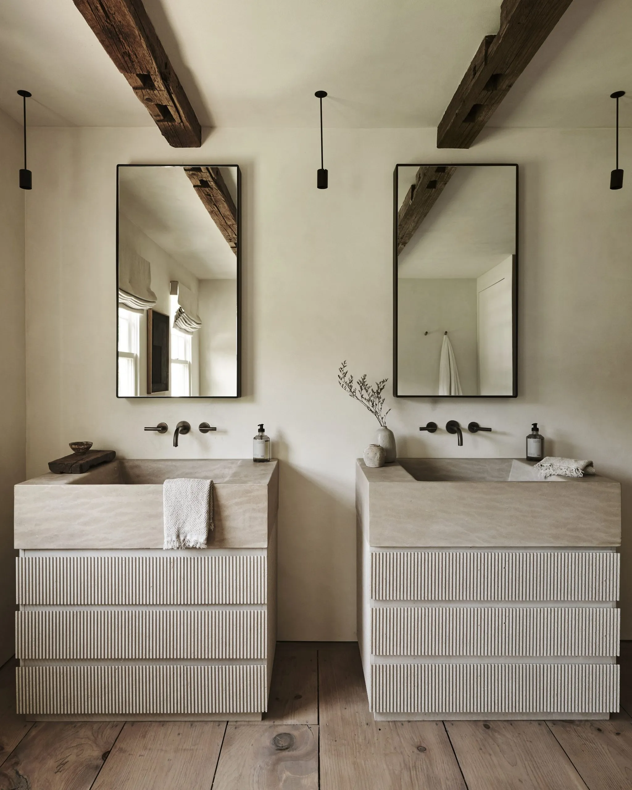 Wspaniały mix estetycznego designu i tradycyjnych elementów w domu projektanta Jordan Carlyle - Gallery image 29