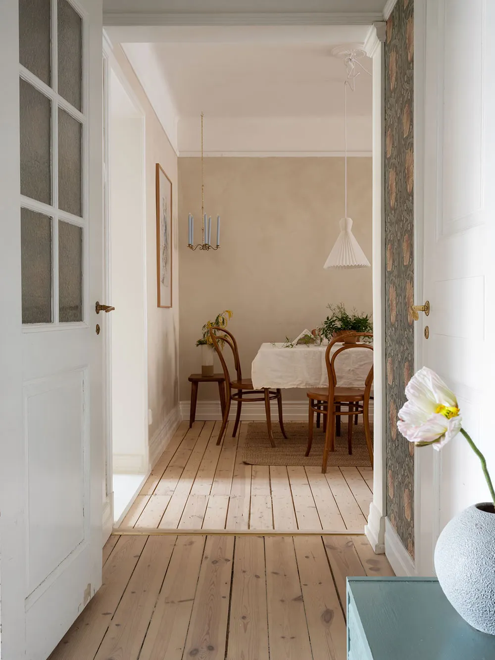 Naturalité et vintage : une chambre chaleureuse à Stockholm (69 m²) - Gallery image 22