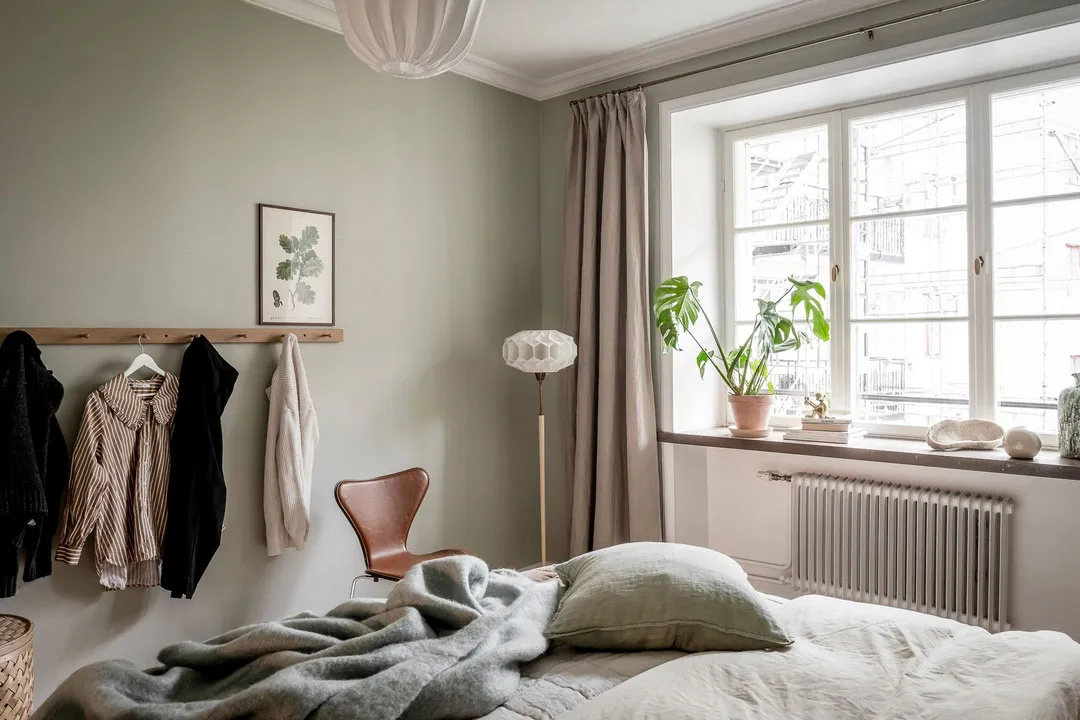 Blütenmuster in der Esszimmer und gemütliche Atmosphäre: Wohnung in Göteborg - Gallery image 26