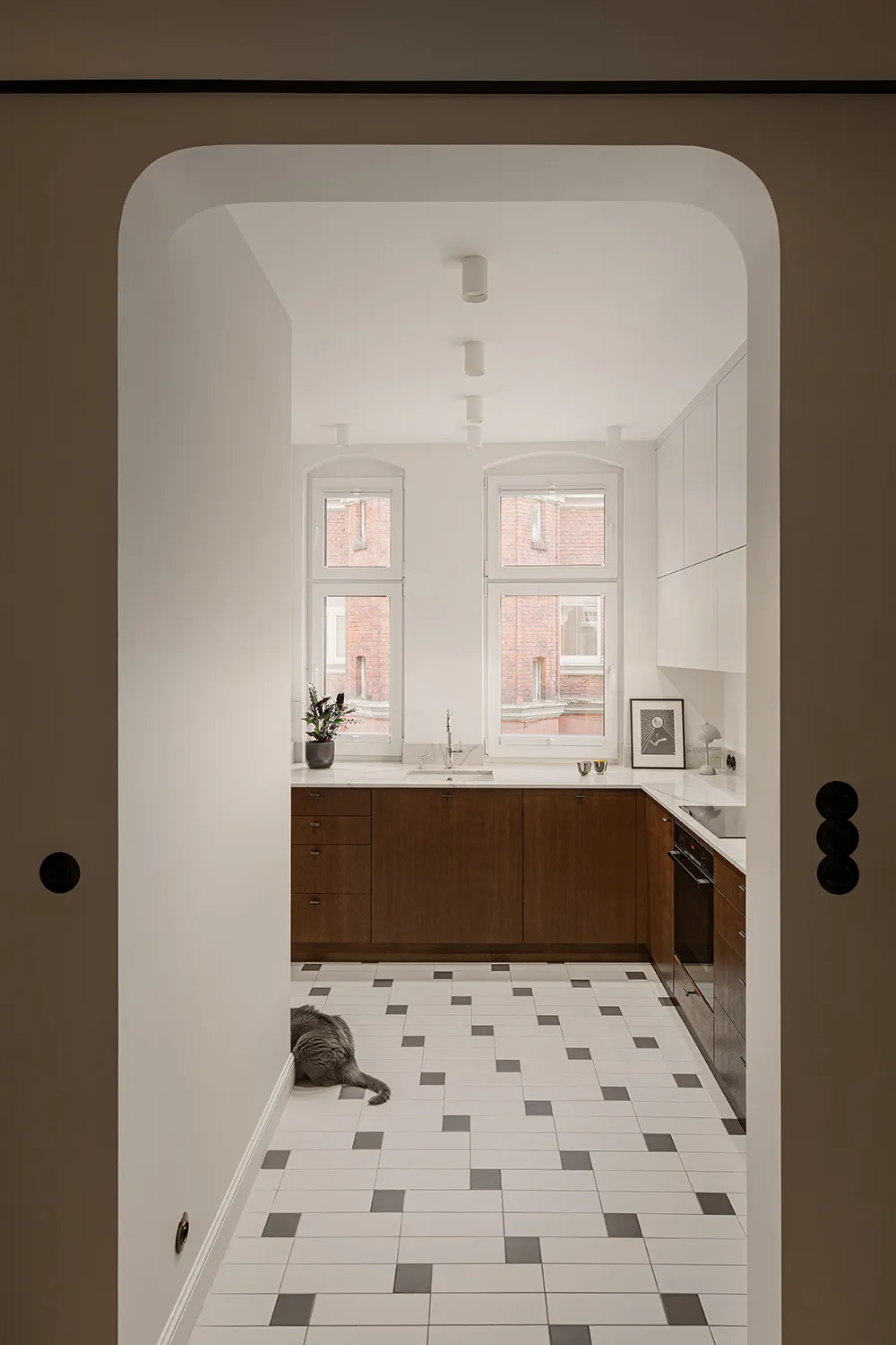 Elegant Modern Interior in a 100-Year-Old House in Gdansk - Gallery image 2