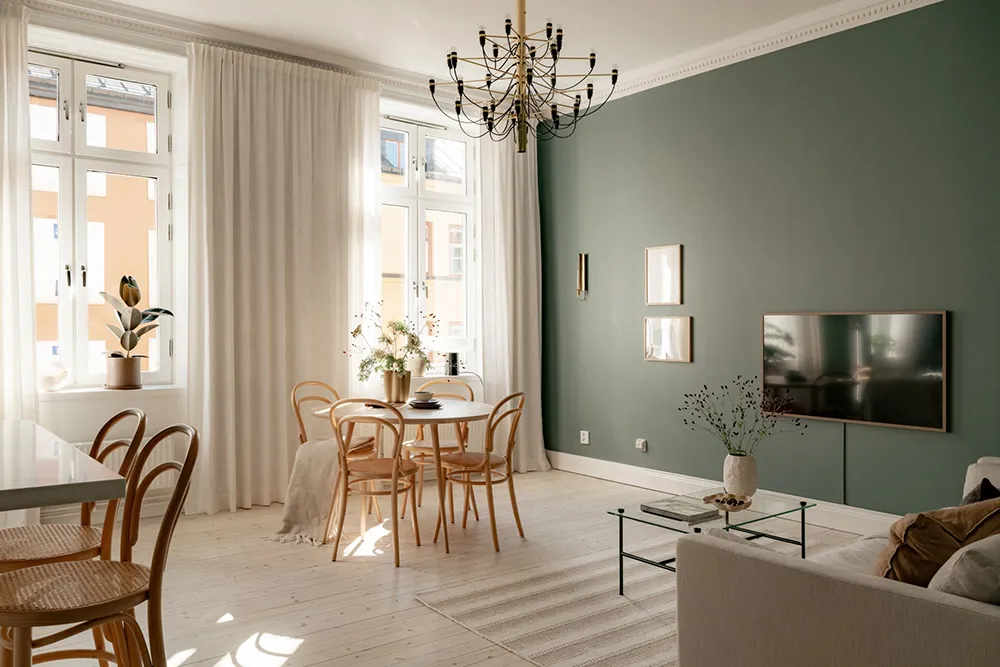 Schöne tiefe Wandfarben im Design einer kleinen Doppelwohnung in Schweden (44 qm) - 4