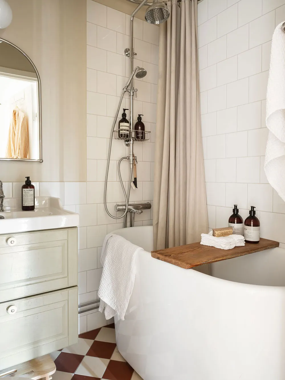 Naturalité et vintage : une chambre chaleureuse à Stockholm (69 m²) - Gallery image 21