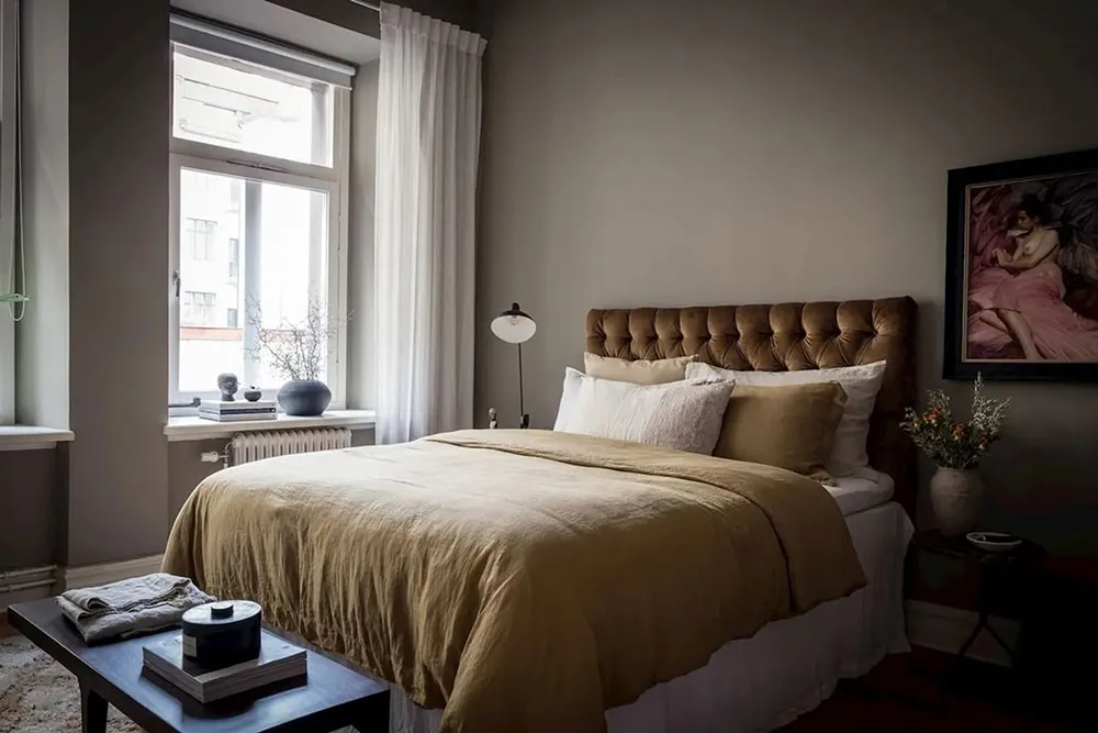 क्लासिक फ्रेमों में लगी पेंटिंगें एवं आधुनिक सजावट: गोथेनबर्ग में एक सुंदर अपार्टमेंट - Gallery image 19