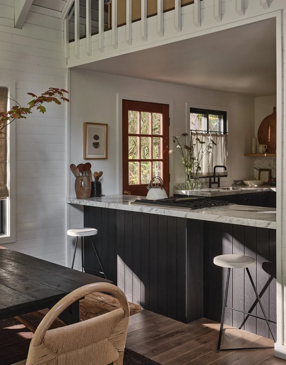 Стильный черный домик, затерянный в лесу - Gallery image 2