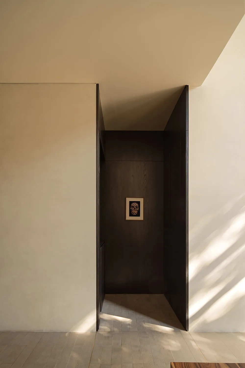 Spiel natürlichen Lichts in einem warmen, minimalen Interior in Mexiko - Gallery image 17