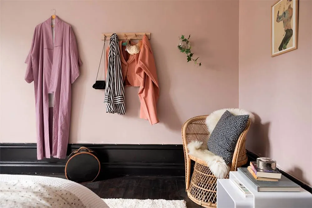 Терракотові стіни та темні акценти: нестандартна квартира в Стокгольмі (60 кв. м) - Gallery image 12