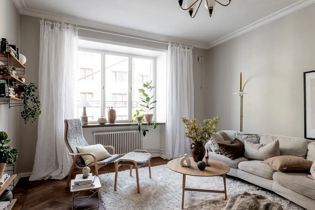 Blütenmuster in der Esszimmer und gemütliche Atmosphäre: Wohnung in Göteborg - Gallery image 8