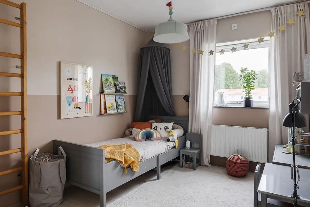 Cottage de campagne moderne avec deuxième lumière en Suède - Gallery image 13