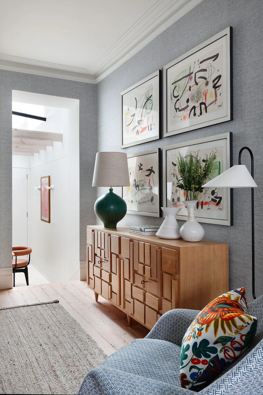 Vibrant Interior of an English Townhouse for a Large Family in London - Gallery image 5