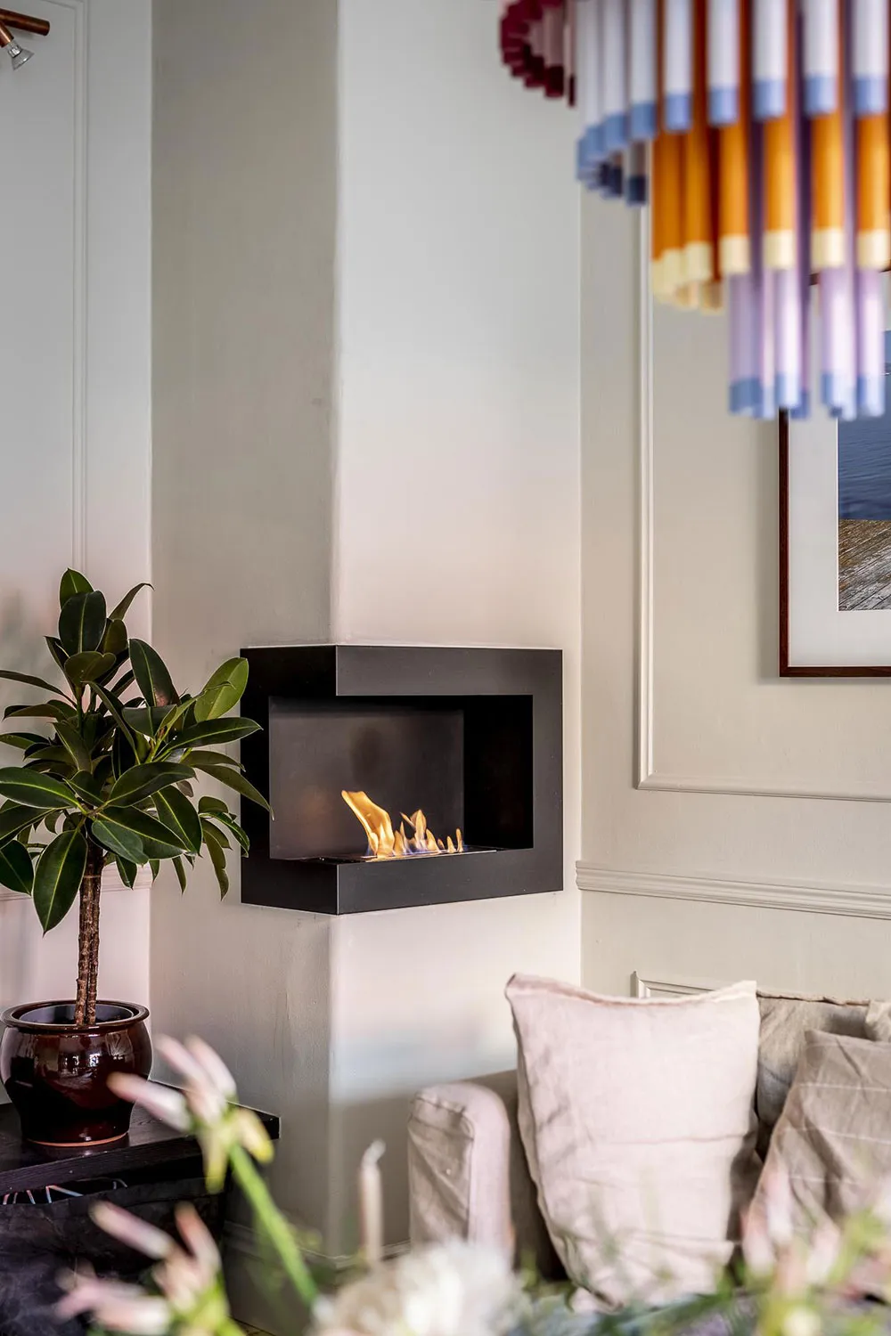 Molduras, ladrillo y mansardas: un interesante interior en Suecia - Gallery image 5