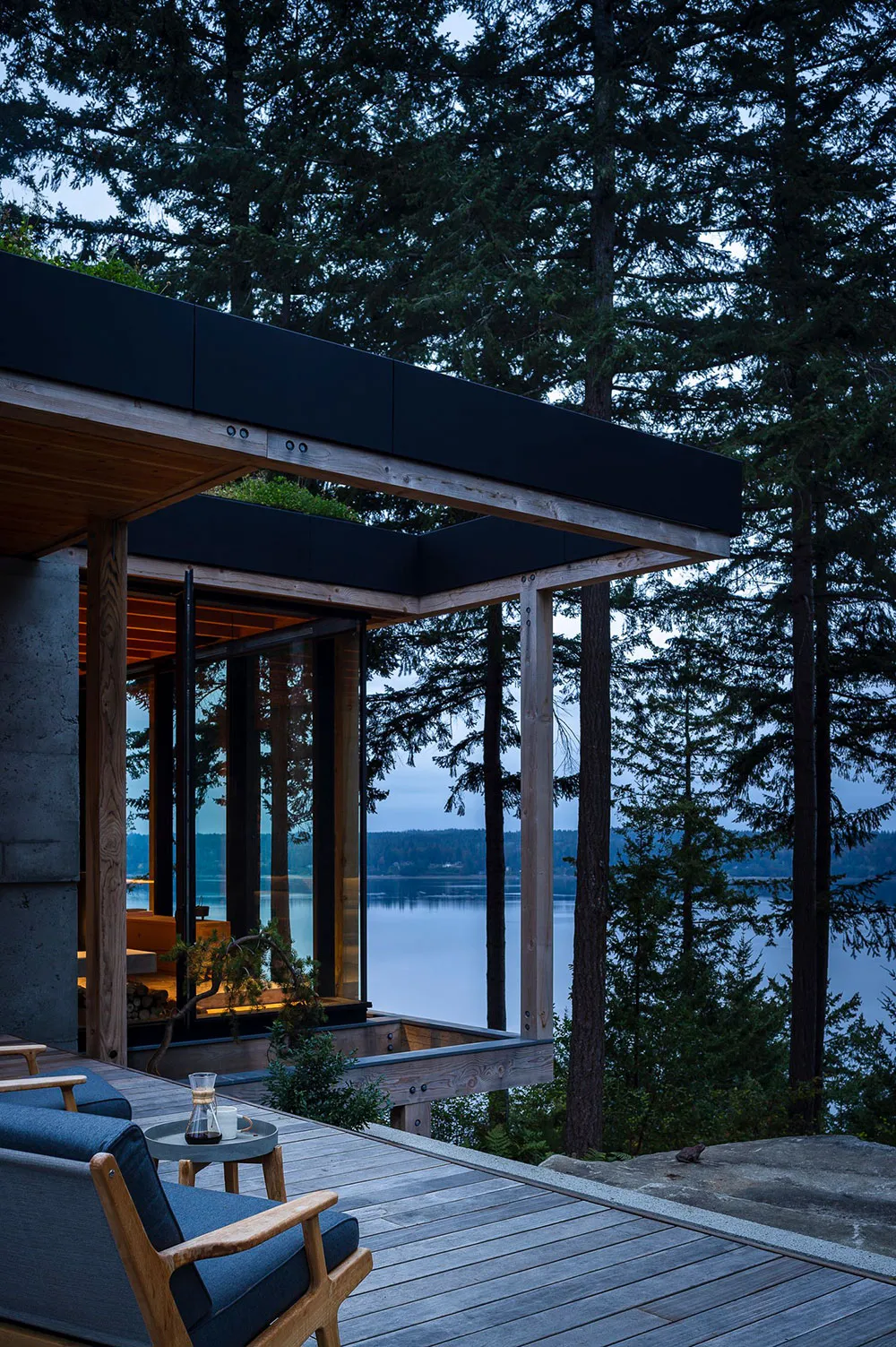 Verre, bois et béton : une maison minimaliste au bord d'un lac dans l'État de Washington - Gallery image 28
