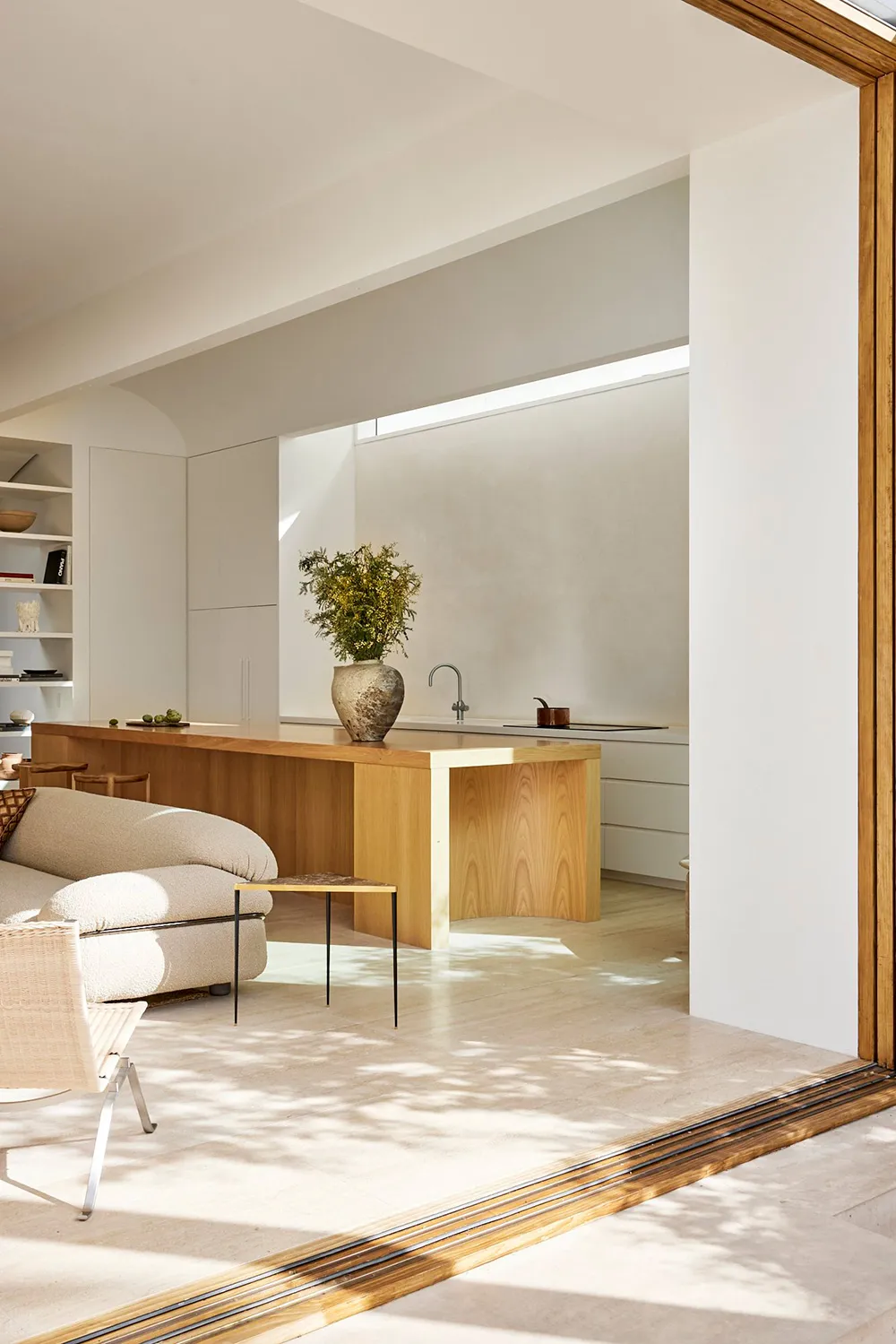 シドニーにある、裸足で歩きたくなるようなモダンな家 - Gallery image 7