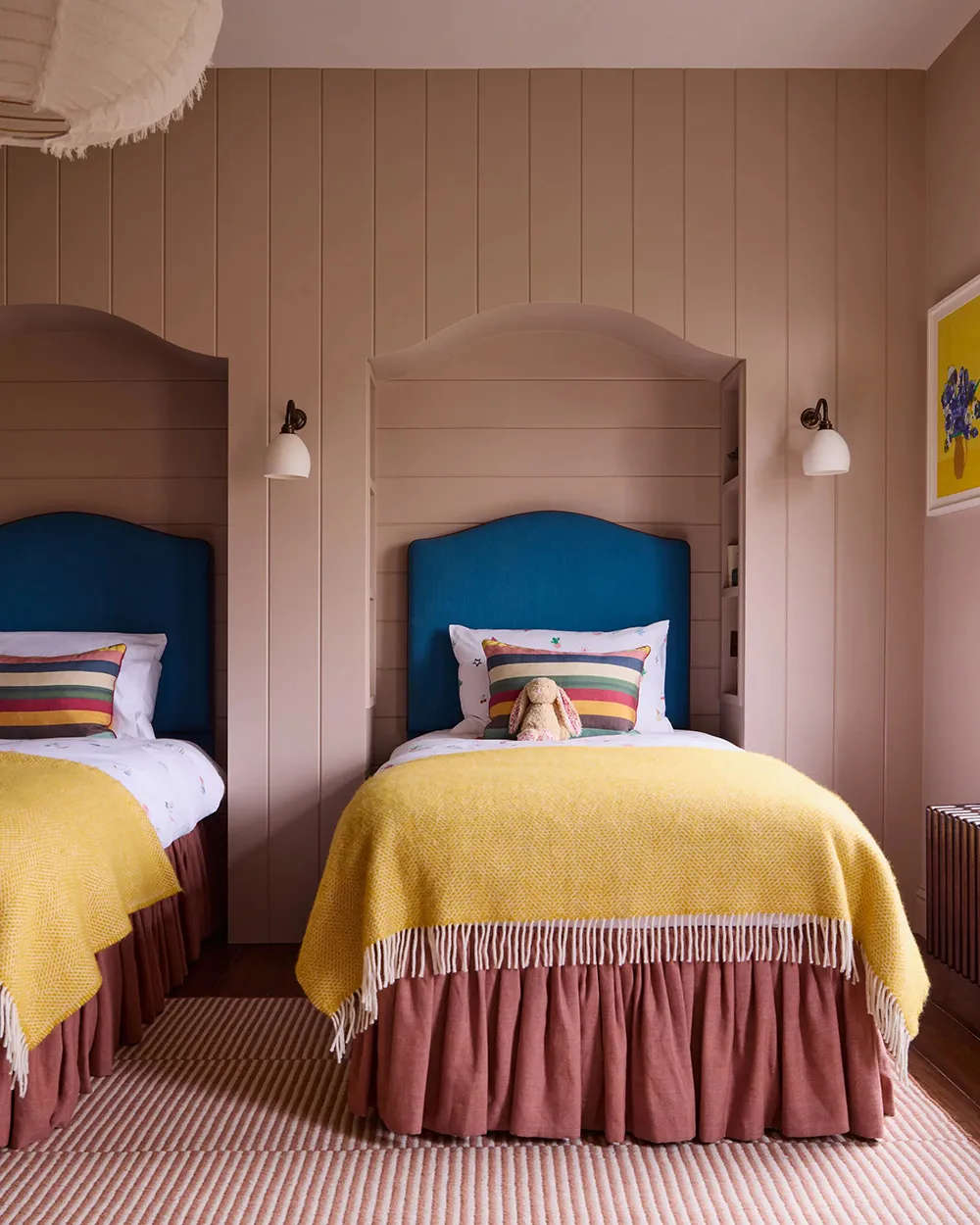 Коллекция абстрактной живописи в дизайне яркого интерьера в Лондоне - Gallery image 19