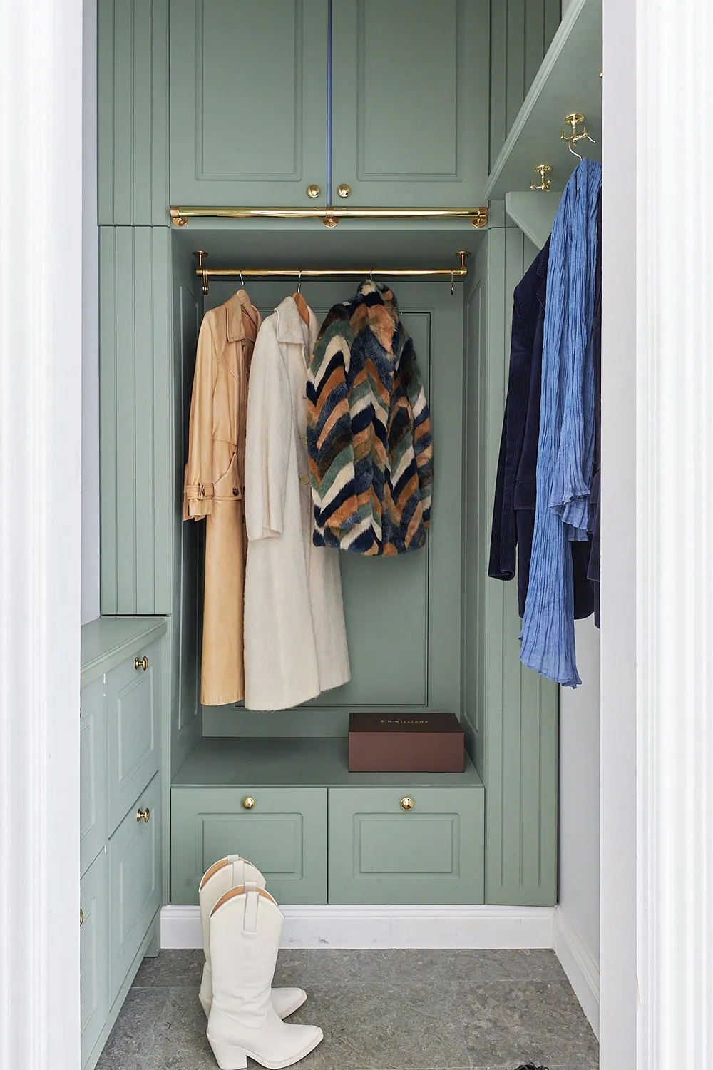 Skandynawski minimalizm z kolorowymi akcentami - Gallery image 28