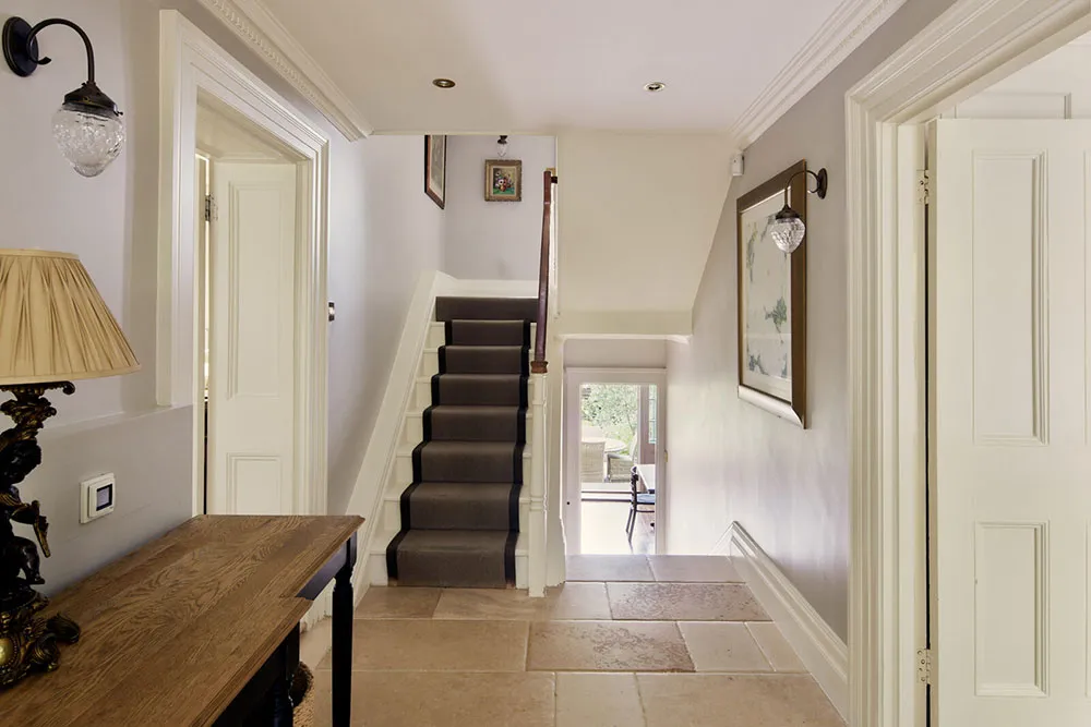 Magnificent Georgian Townhouse of the 18th Century, Enveloped in Greenery - Gallery image 11