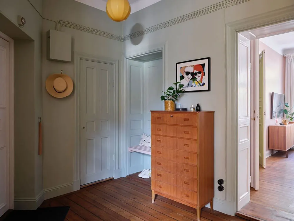 Appartement scandinave avec des détails féminins agréables - Gallery image 22