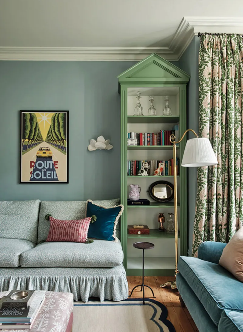 Уютный английский интерьер в прохладных оттенках - Gallery image 1