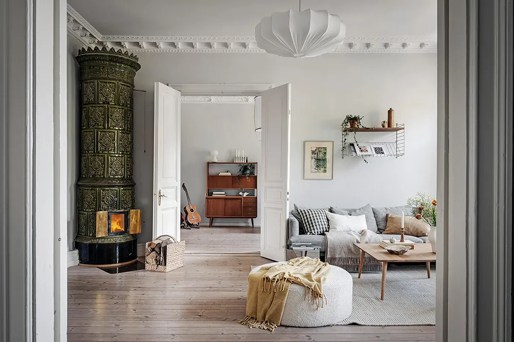 Helle skandinavische Wohnung mit beeindruckender blauer Schlafzimmer - Gallery image 8