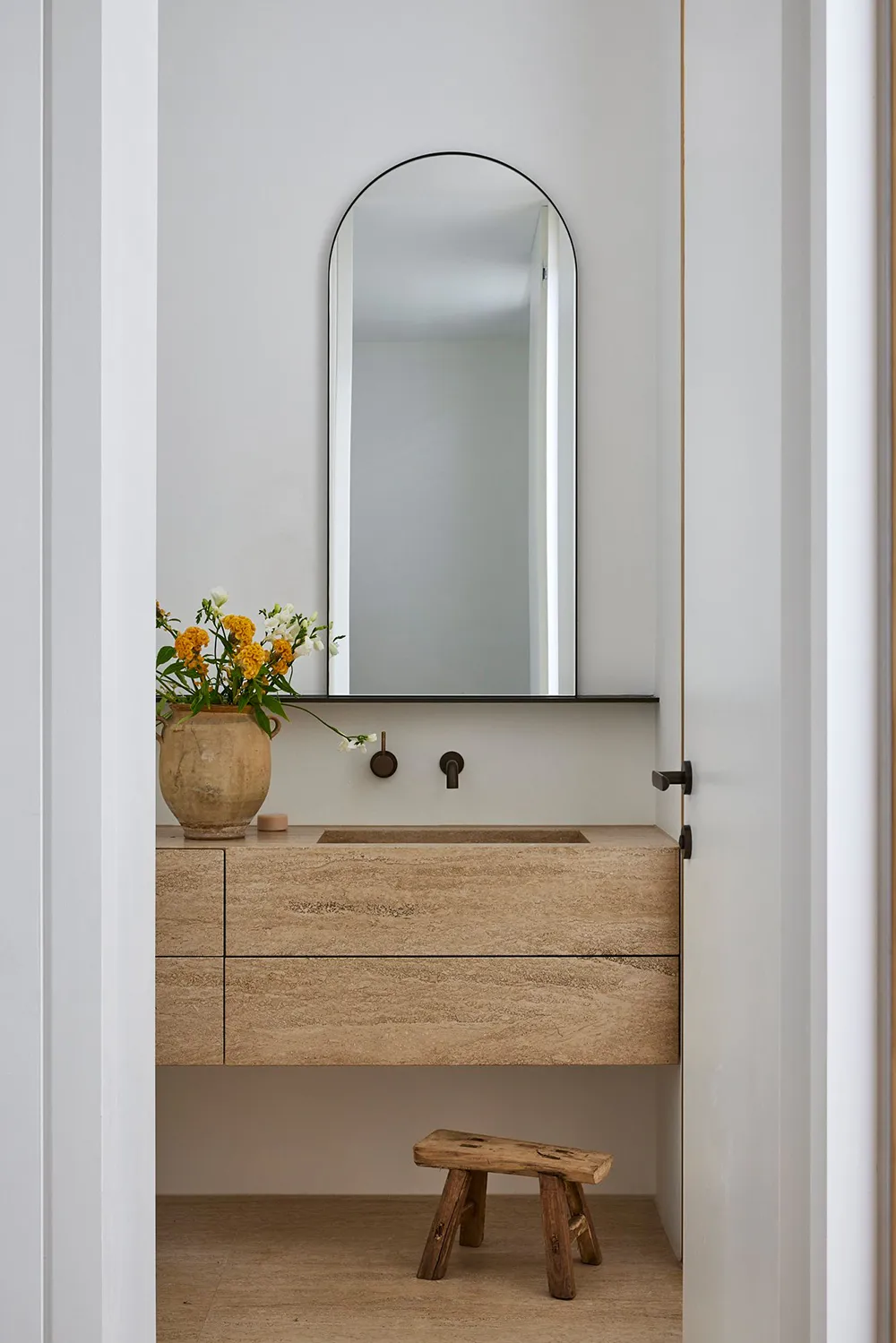 シドニーにある、裸足で歩きたくなるようなモダンな家 - Gallery image 19