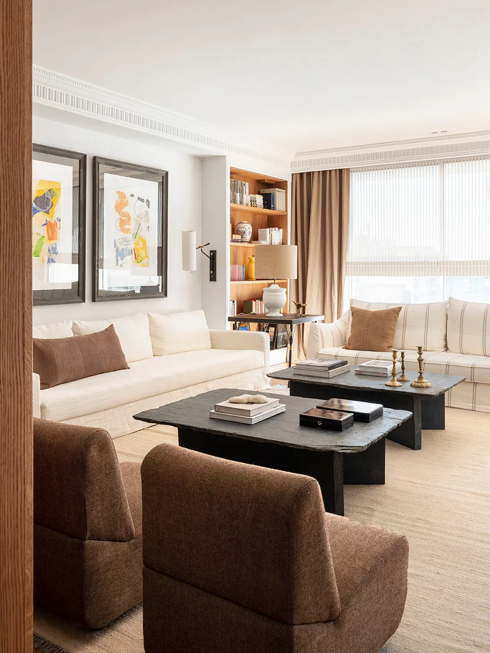 Jasny i ciepły wnętrze mieszkania w starym domu w Madrycie - Gallery image 2