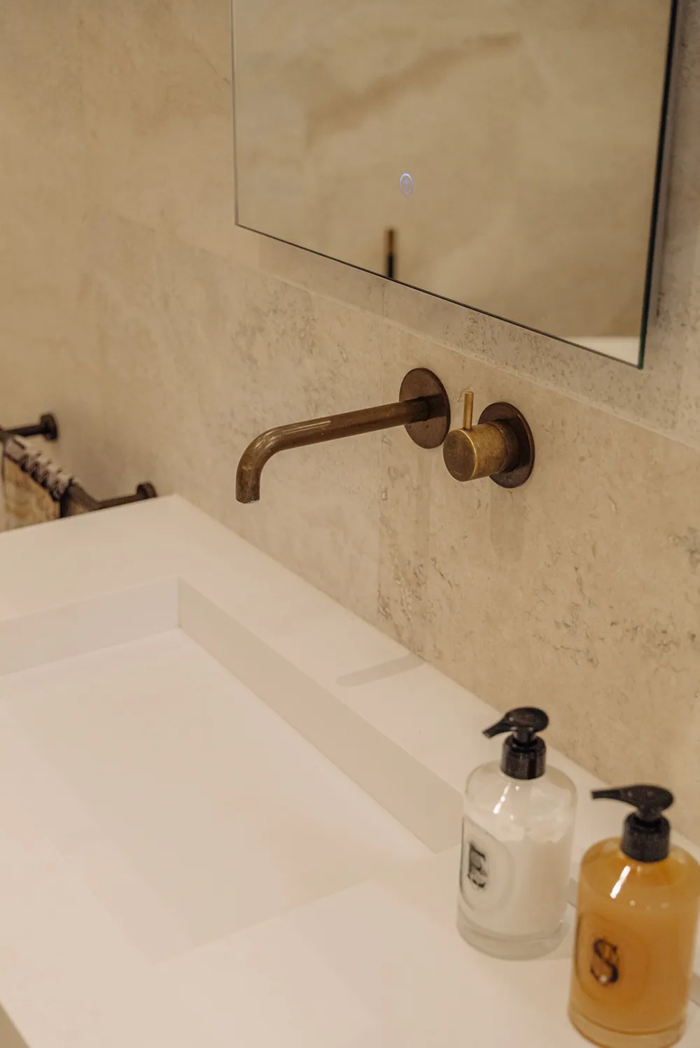 Excelentes apartamentos en Ámsterdam, inspirados en interiores parisinos - Gallery image 23