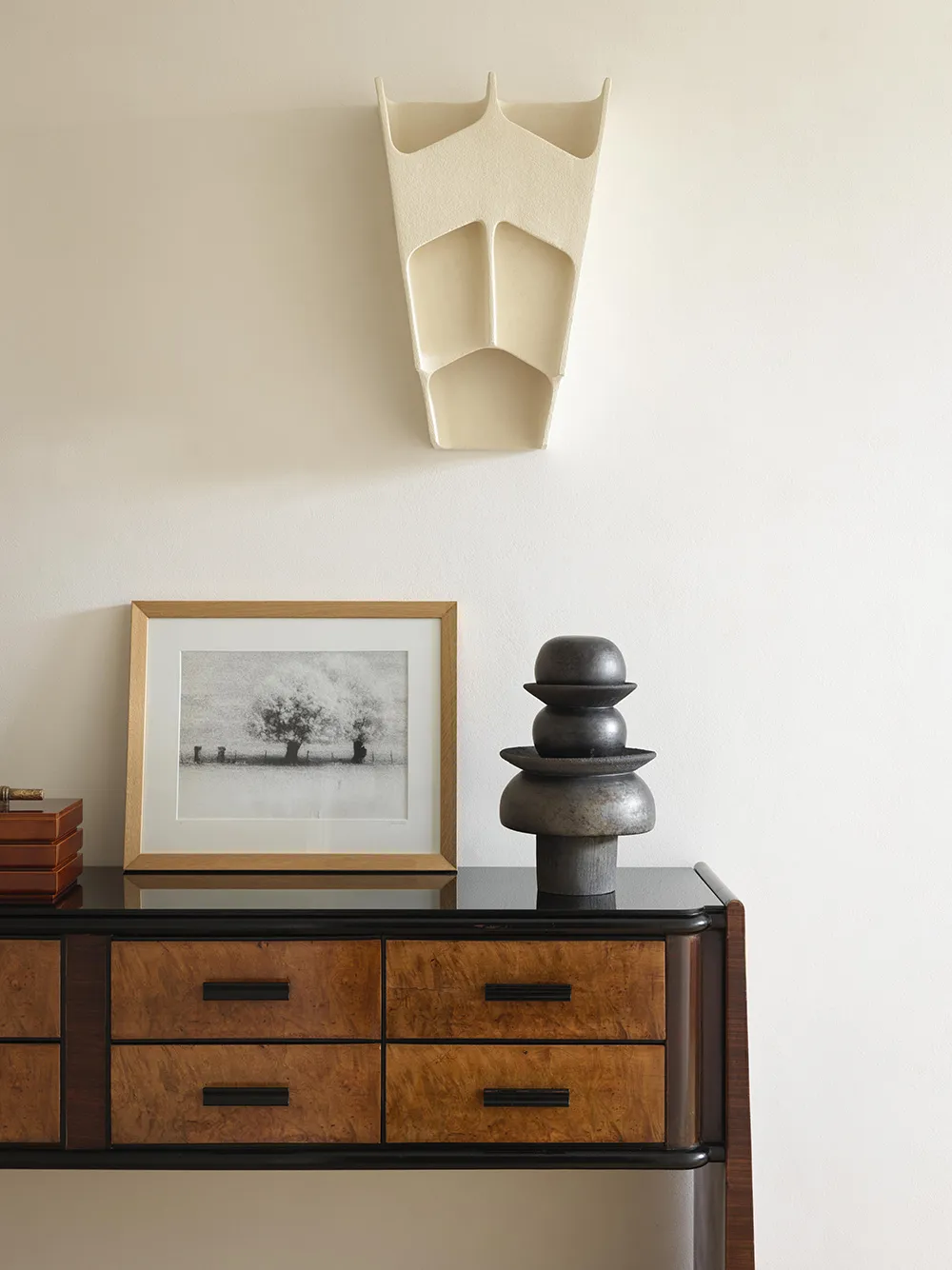 Moderate modern elegance of an apartment in the Paris suburbs - Gallery image 5