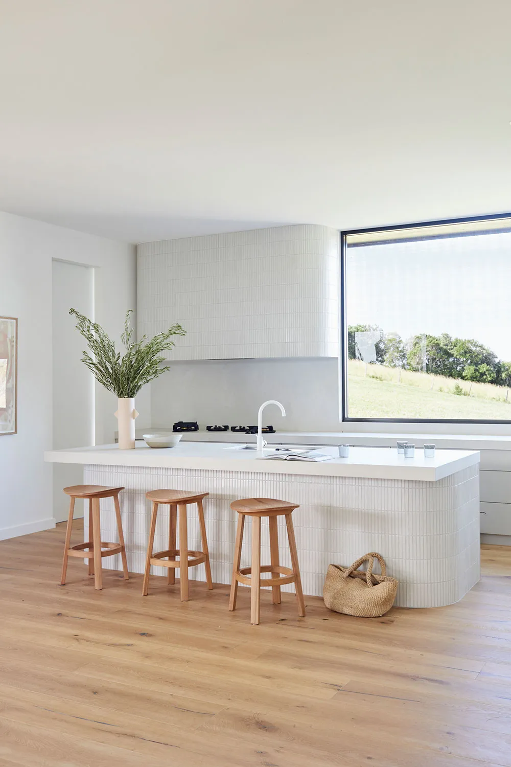 Лёгкий и воздушный натуральный интерьер современного дома в Австралии - Gallery image 8