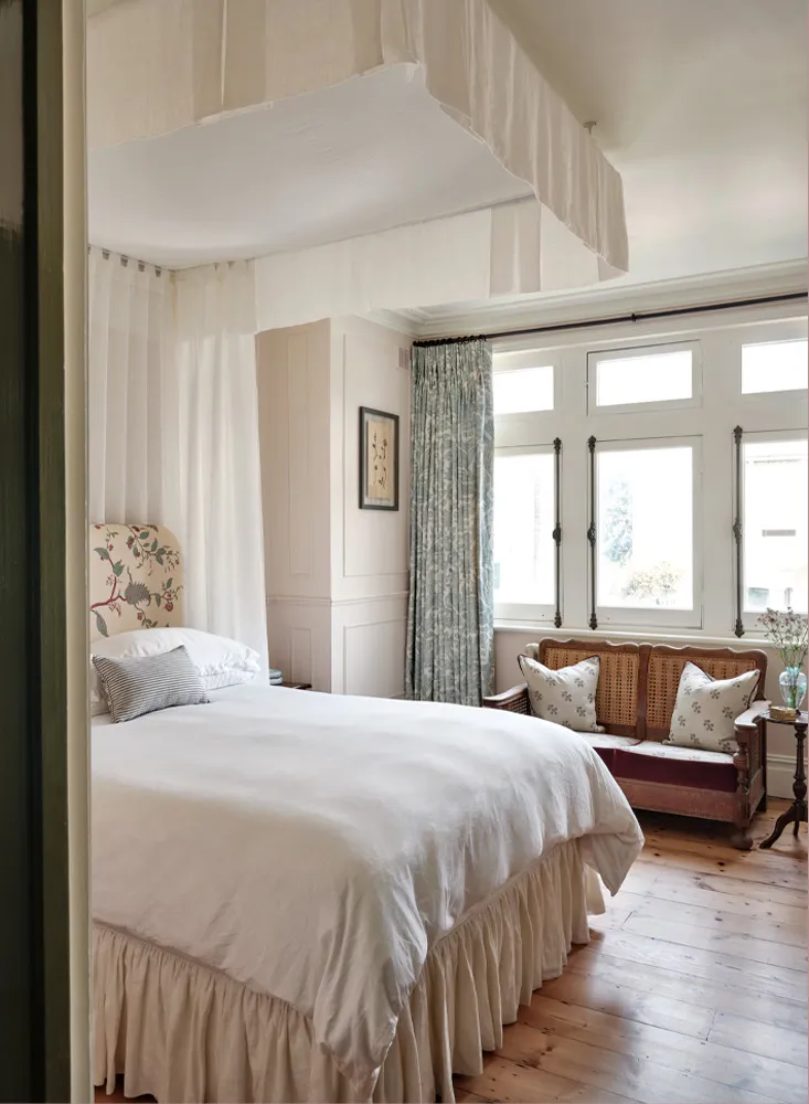 Уютный английский интерьер в прохладных оттенках - Gallery image 9