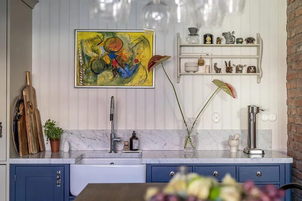 Molduras, ladrillo y mansardas: un interesante interior en Suecia - Gallery image 13