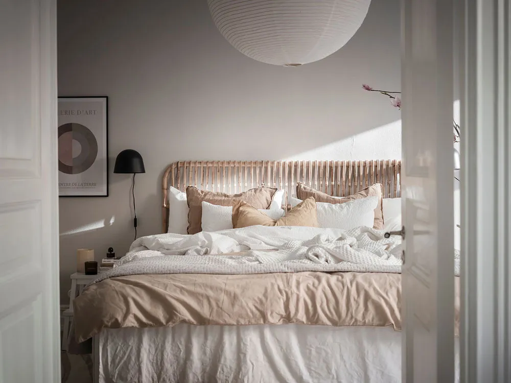 Weißer skandinavischer Interior mit lebendigem Dekor in Schweden (72 qm) - Gallery image 11